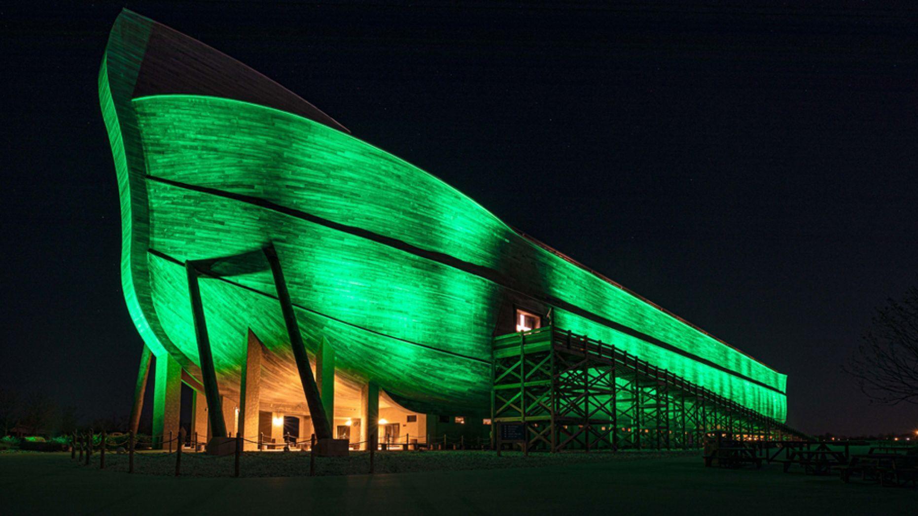 Ark in green again